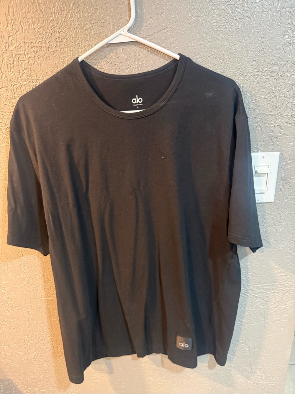 ALO Yoga Black Short Sleeve Crew Tee for Men